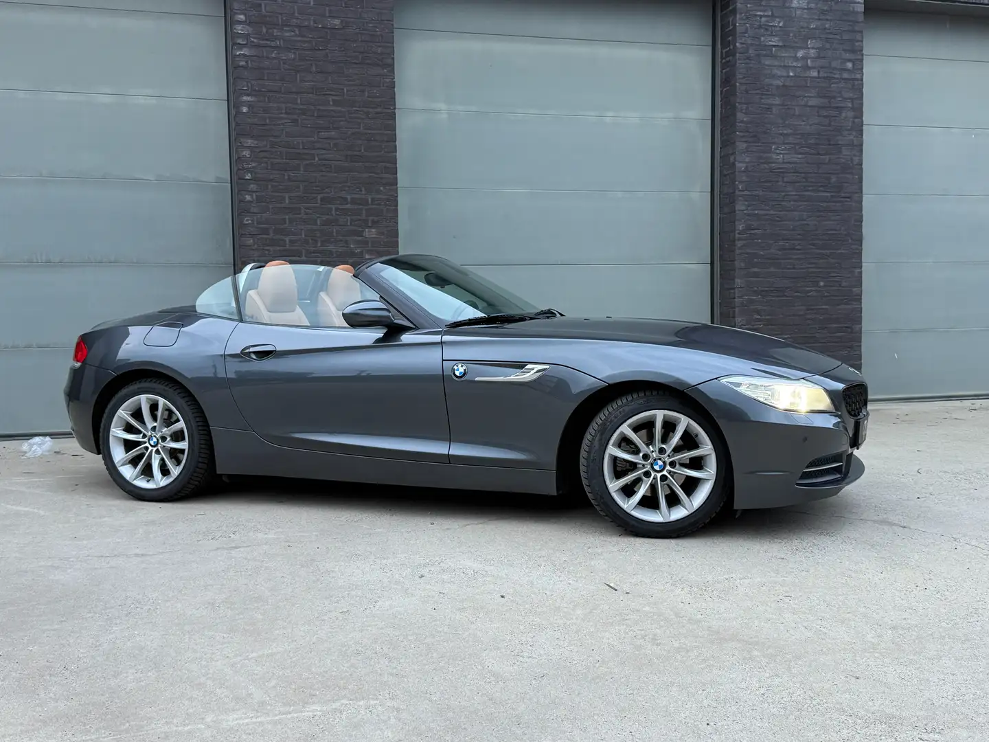 BMW Z4 Z4 sDrive20i // M-INTERIEUR // VERWAREMD STUUR // Gris - 2