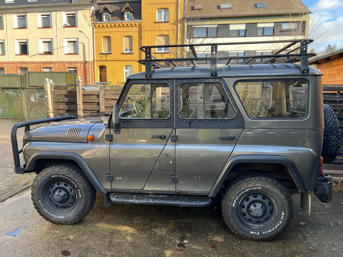 UAZ Hunter Grigio - 1