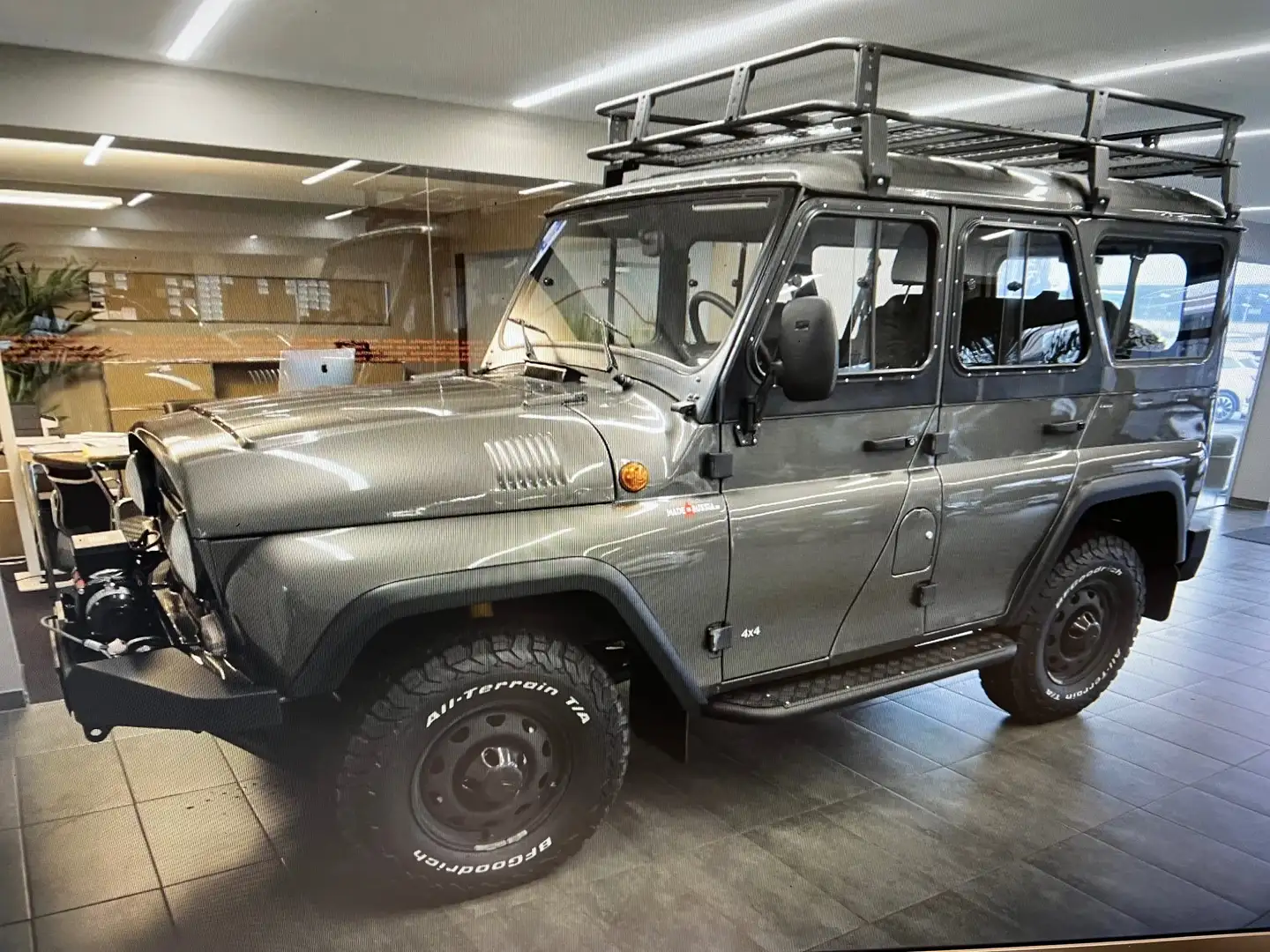 UAZ Hunter Grigio - 2