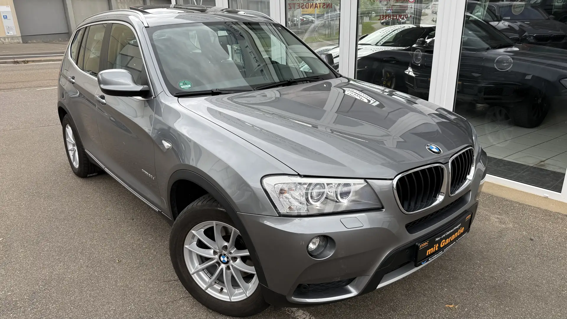 BMW X3 xDrive 20d X Line 1.Hand AHK PANO BI-XENON LEDER Grau - 2