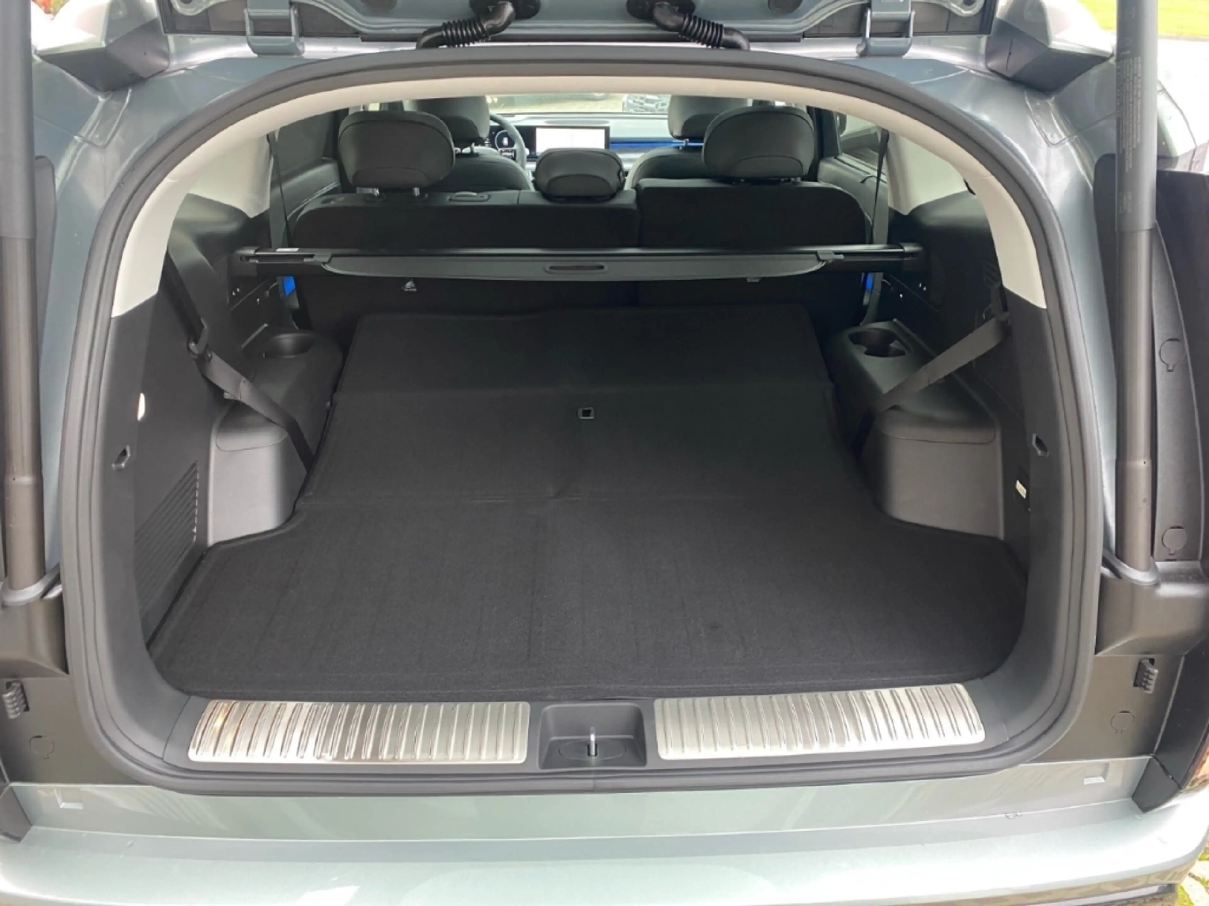 Hyundai IONIQ 9 Uniq (226kW 307PS) 4WD UNIQ 7 Sitzer Panorama-Glas — photo 12