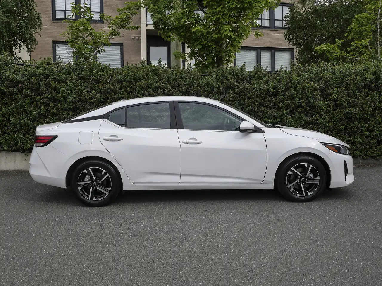 Nissan Sentra снимка Nissan Sentra