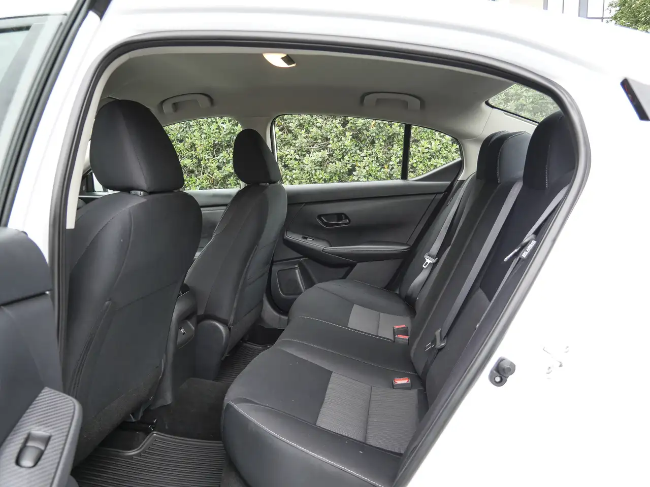 Nissan Sentra снимка Nissan Sentra