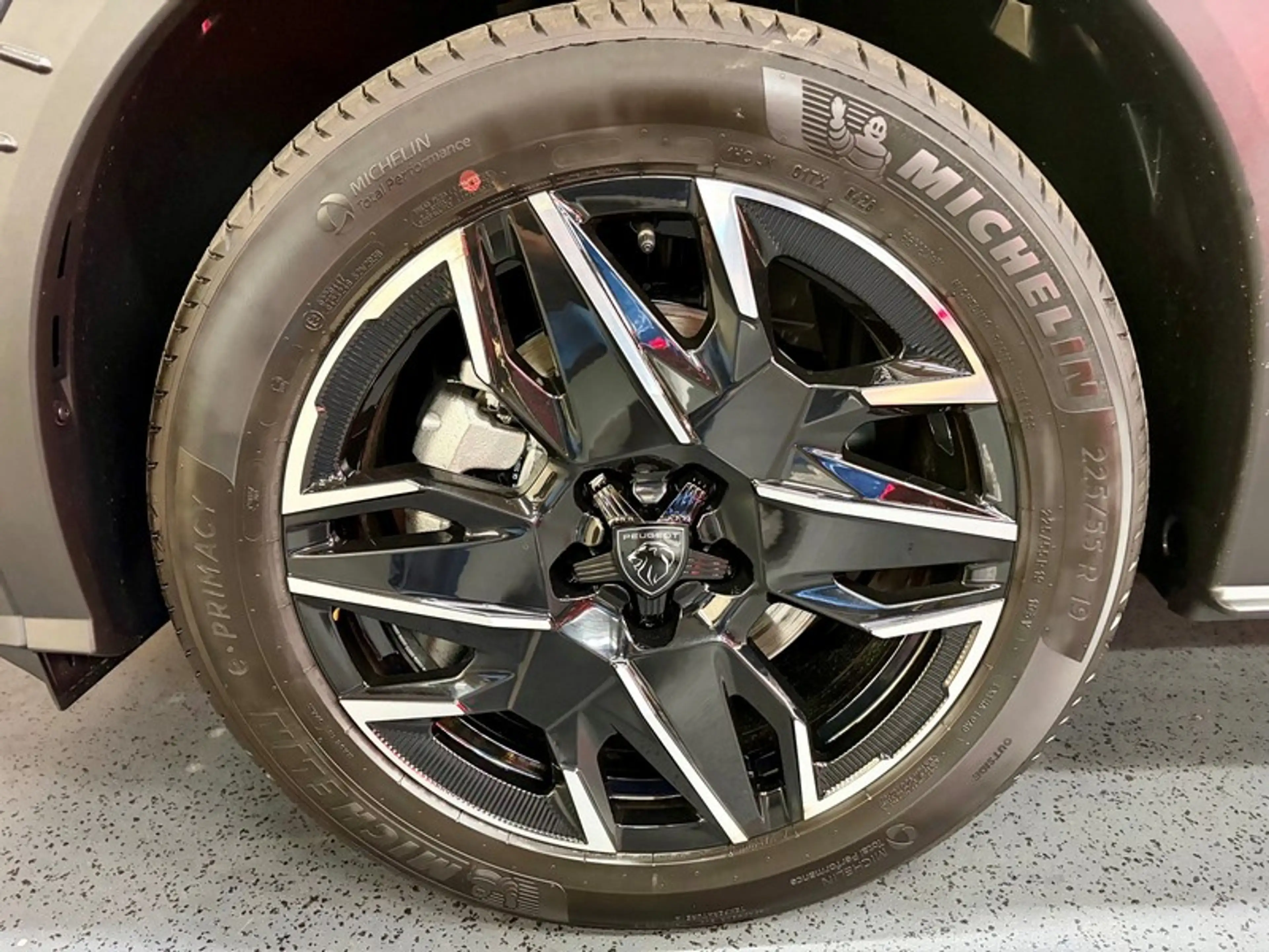 Peugeot 5008 5008 1.2 Hybrid 145cv Auto GT (Neuf) — photo 3