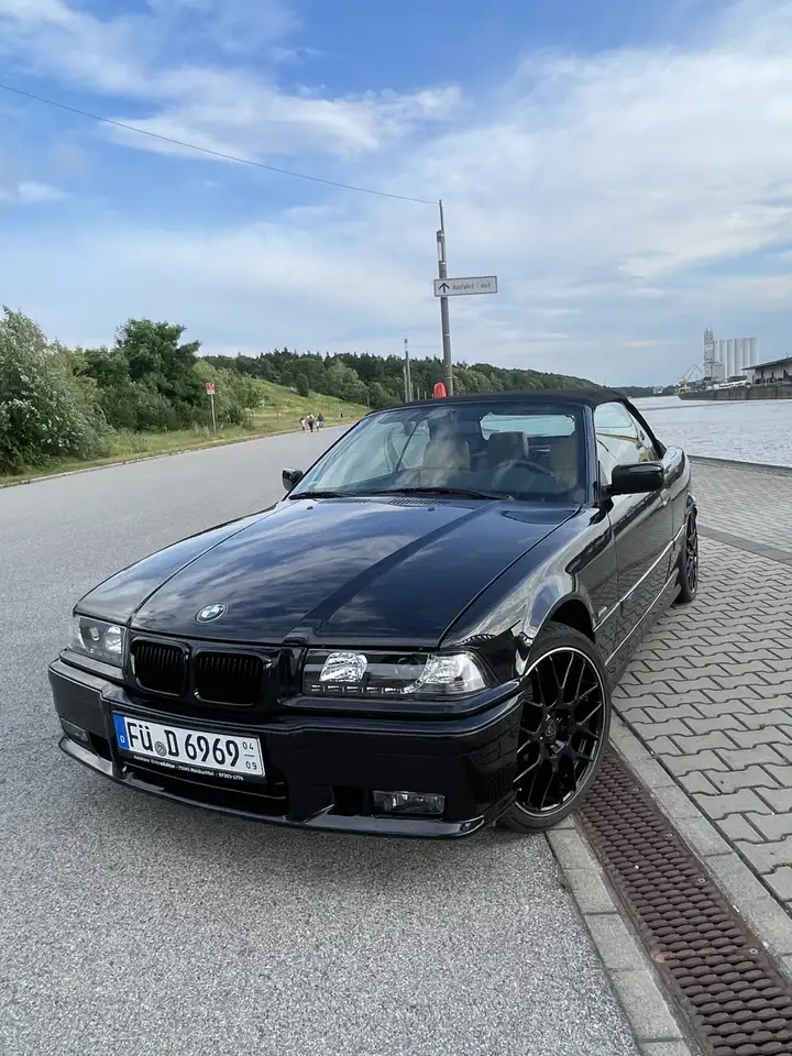BMW 320i, foto 8