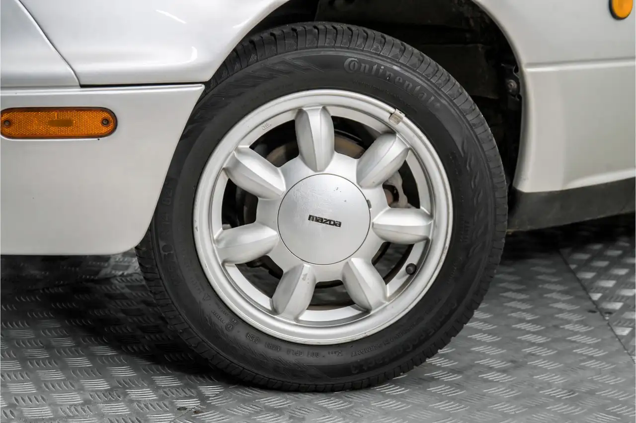Mazda MX-5 MX5 1.6i, foto 4