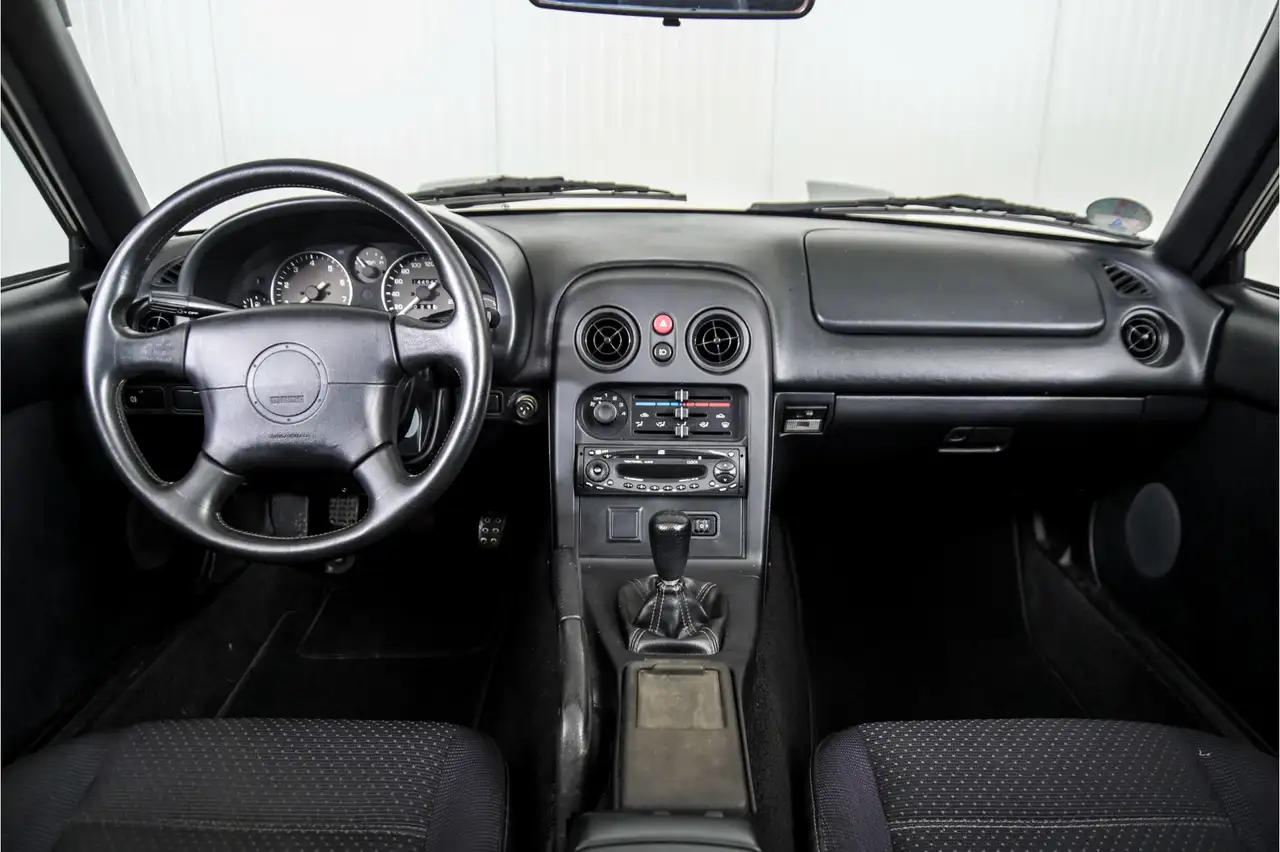 Mazda MX-5 MX5 1.6i, foto 7