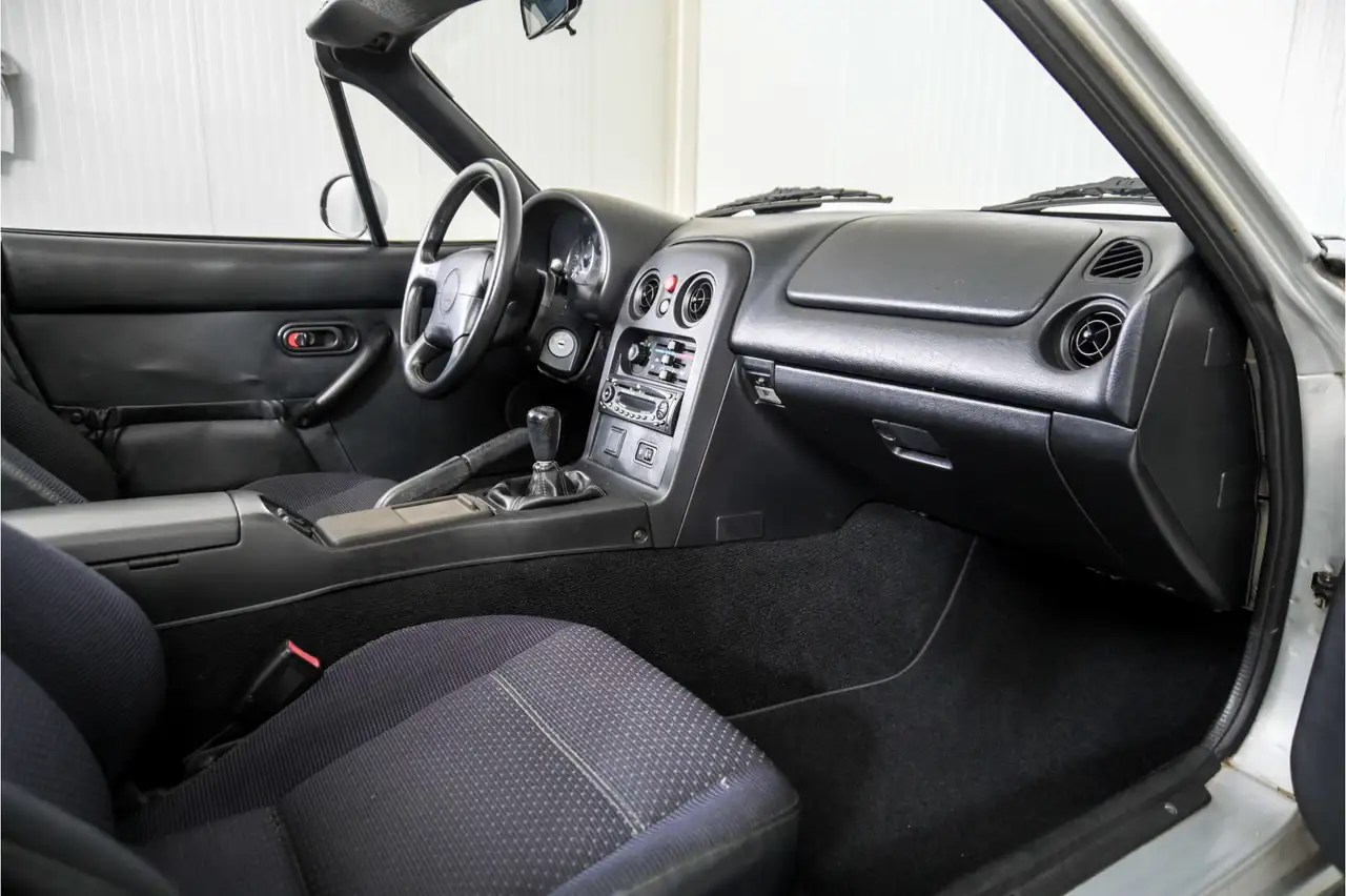 Mazda MX-5 MX5 1.6i, foto 12