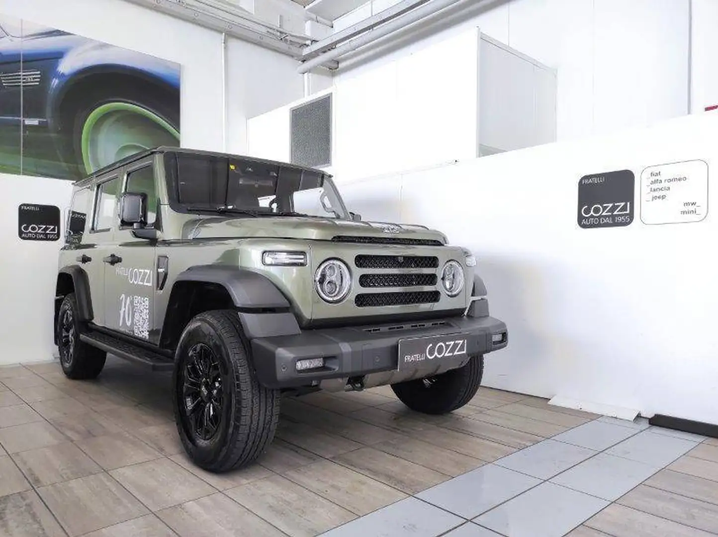 EMC 212 ADVENTURER 2.0 TGDI 8AT BENZINA Grün - 1
