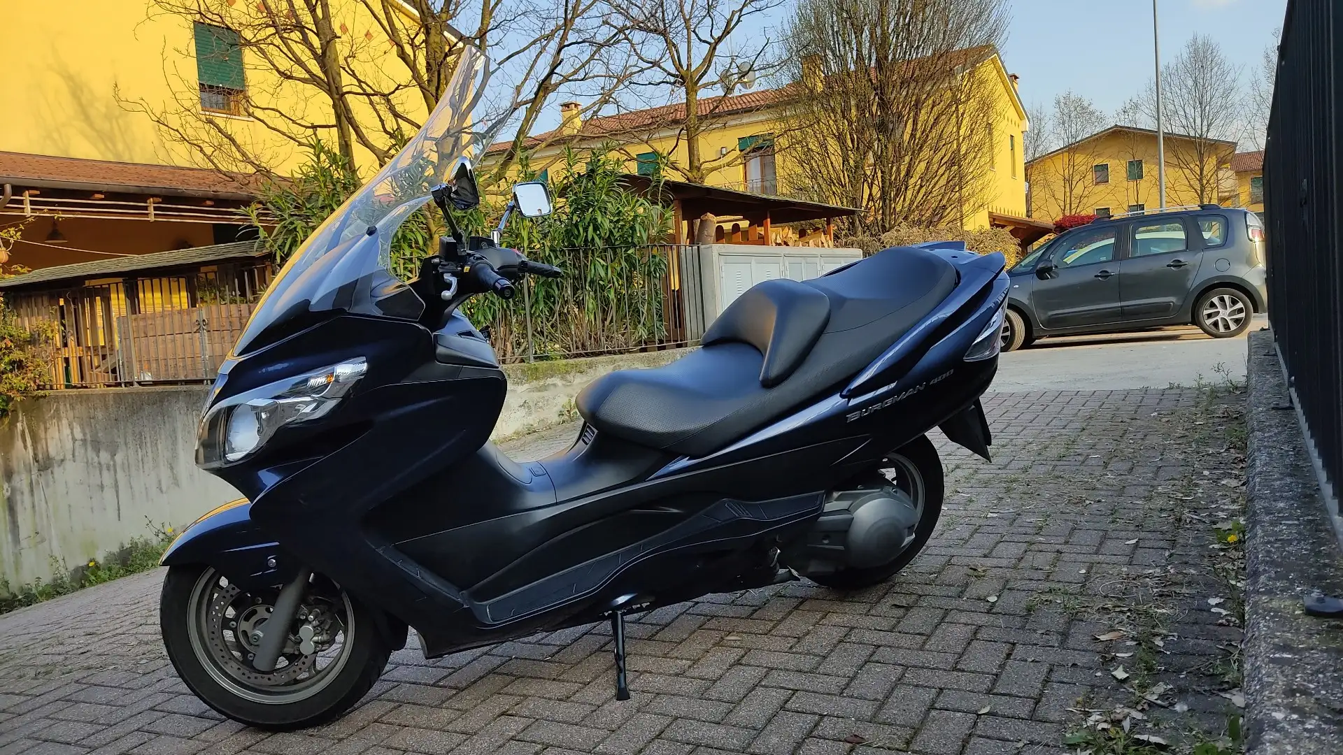 Suzuki Burgman 400 Albastru - 1