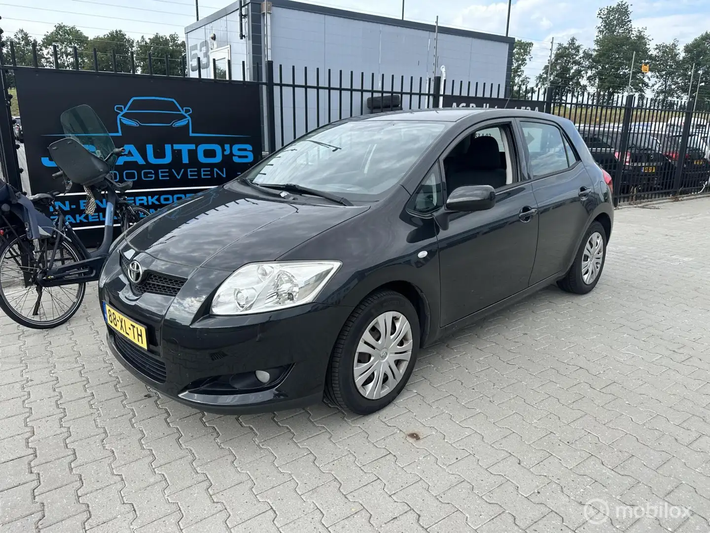 Toyota Auris 1.6-16V Luna 110.000 km nap Negru - 1