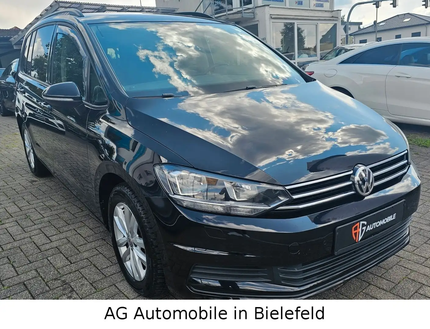 Volkswagen Touran Comfortline BMT/Start-Stopp 7sitzer Negro - 1