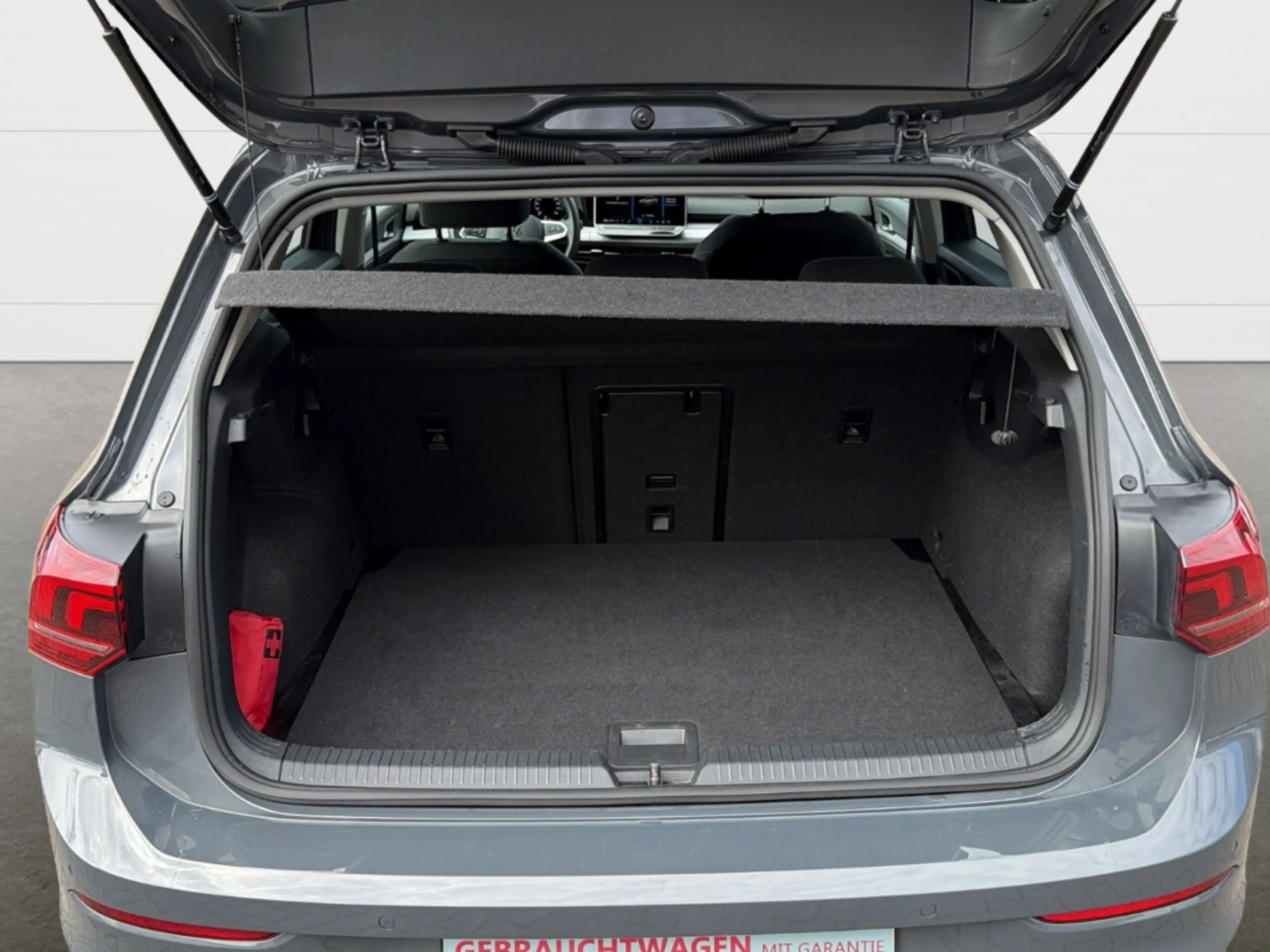 Volkswagen Golf VIII 110 kW 1.5 eTSI DSG Life+Sitzhzg+Lenkradhzg+K — photo 5