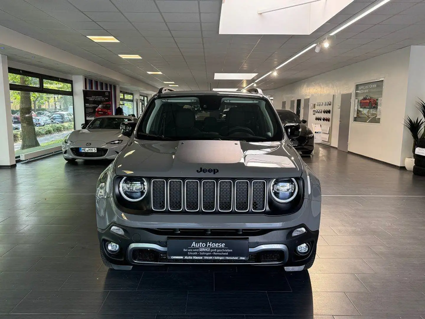 Jeep Renegade 1.4 240PS PHEV High Upland Pano LED Nav Grijs - 2