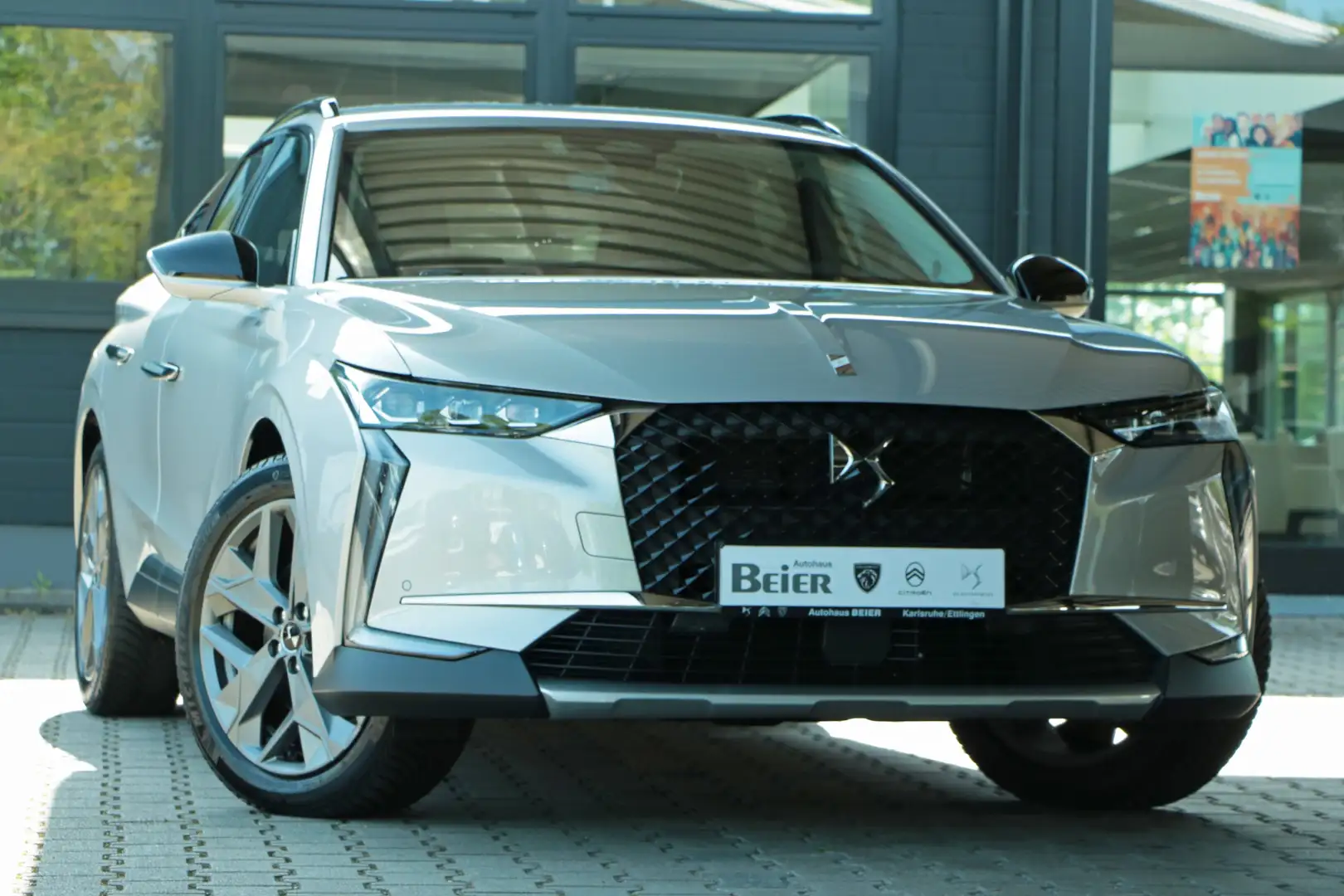 DS Automobiles DS 4 Crossback DS4 Crossback E-Tense 225 Rivoli Grau - 2