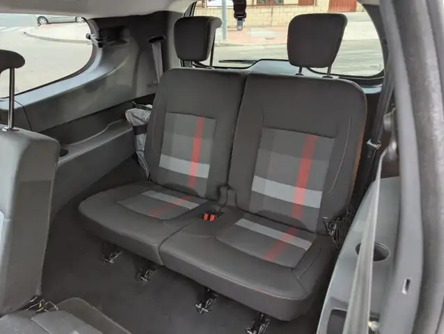 Dacia Lodgy TCE GPF Stepway Comfort 7pl. 96kW