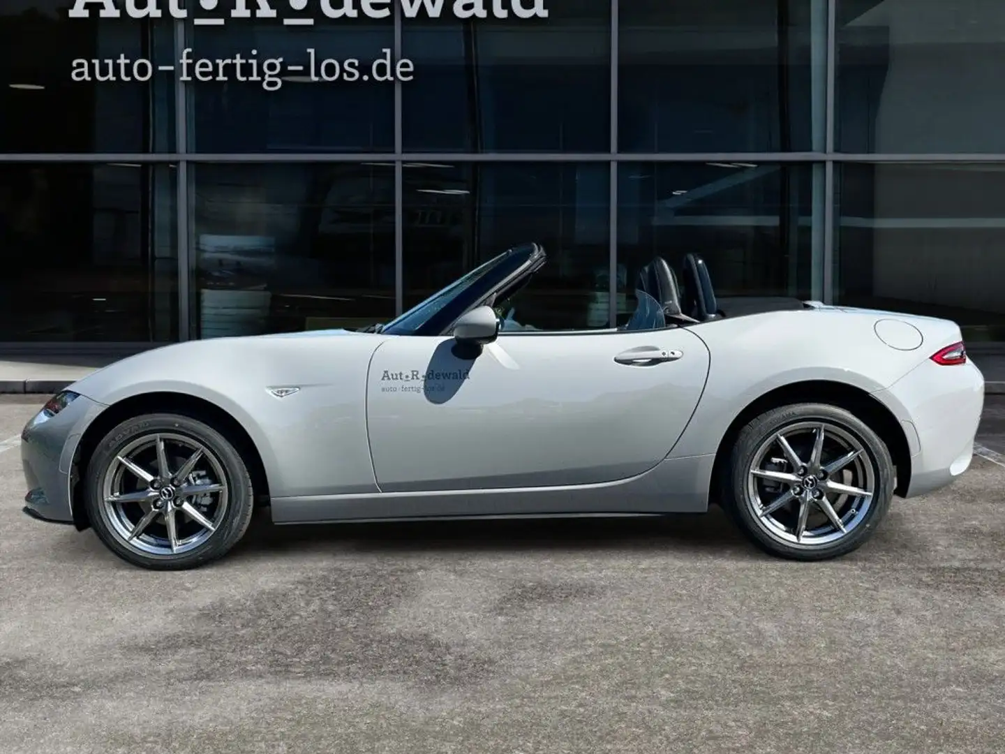 Mazda MX-5 ST SKYACTIV-G 1.5 Exclusive-Line Grau - 2