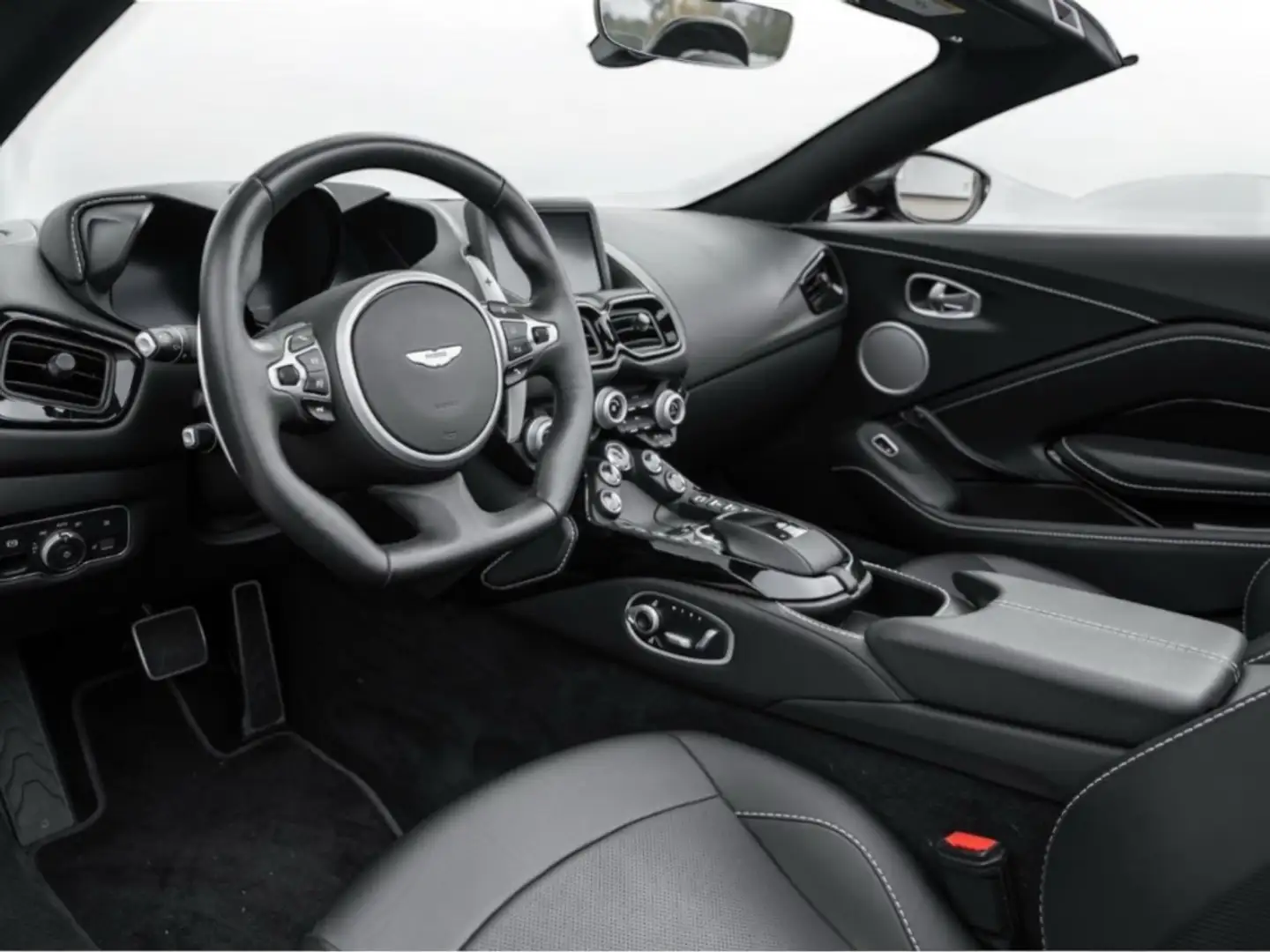 Aston Martin Vantage Roadster Fekete - 2