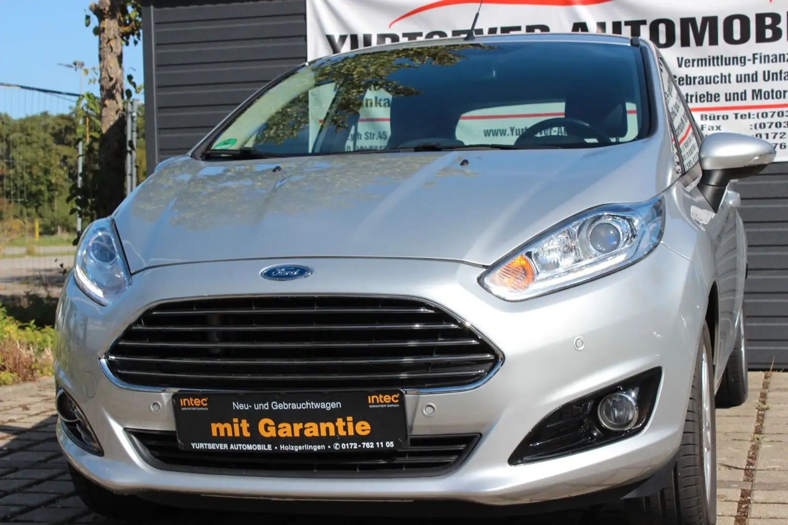 Ford Fiesta Celebra*NAVI*KLIMA*ALU*PDC*SITZHEZUNG*EFH Silber - 1