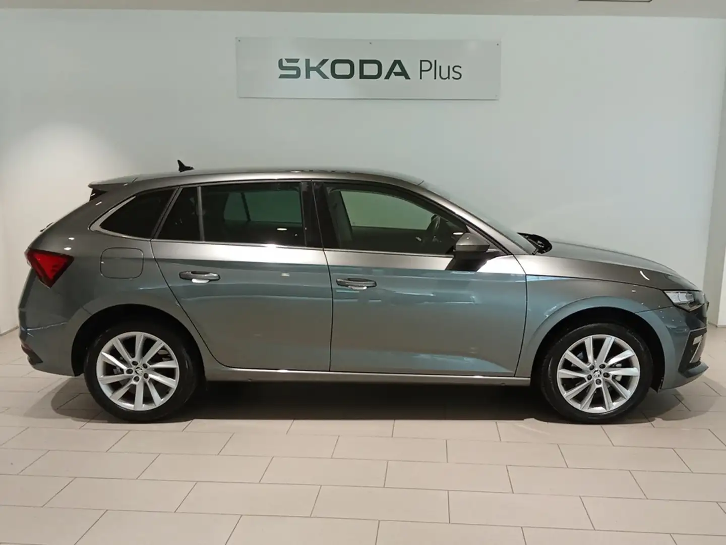 Skoda Scala 1.0 TSI Selection DSG 85kW Grigio - 2