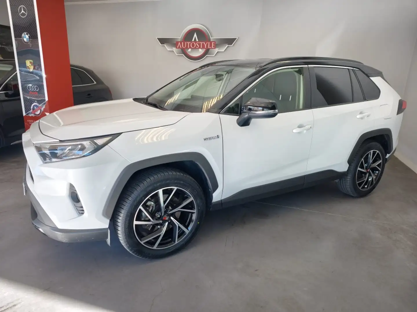 Toyota RAV 4 2.5 hybrid 4WD Black Edition Wit - 2