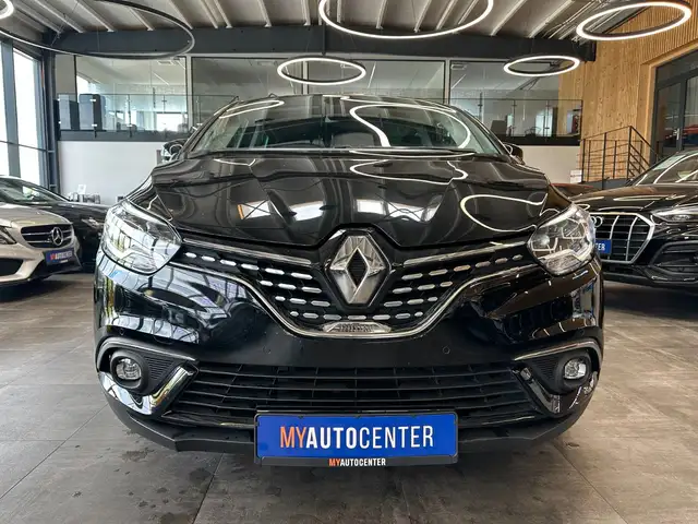 Renault Scenic view 2