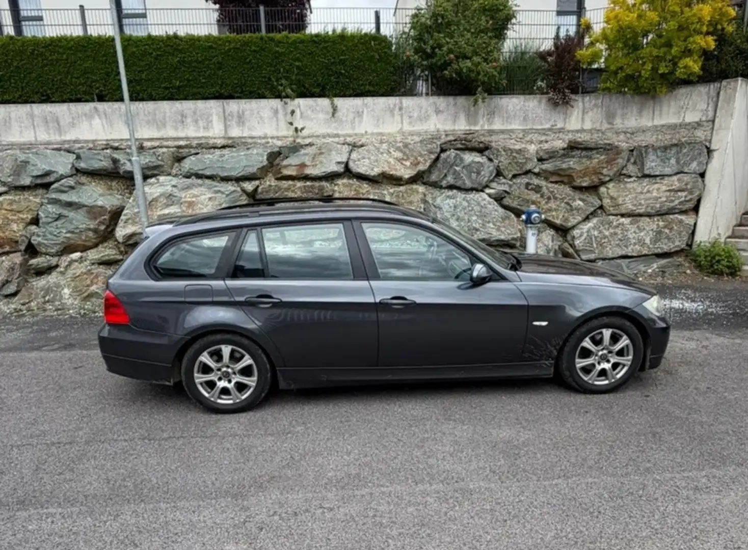 BMW 318 318i Touring Österreich-Paket Österreich-Paket Grau - 2