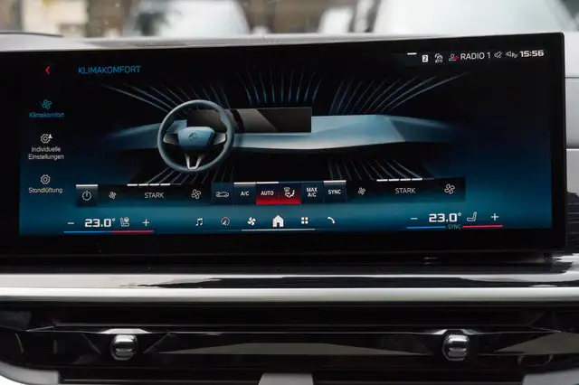 BMW X7 view 14