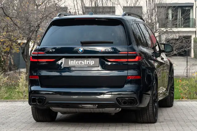 BMW X7 view 6