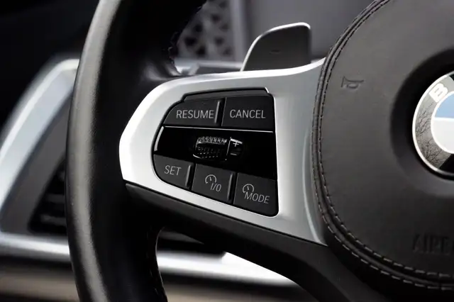 BMW X7 view 12