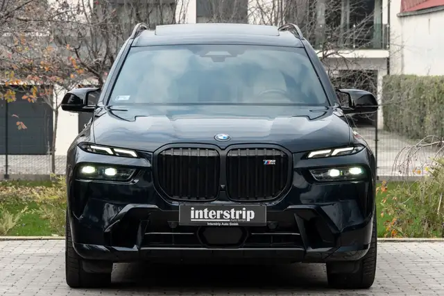 BMW X7 view 2