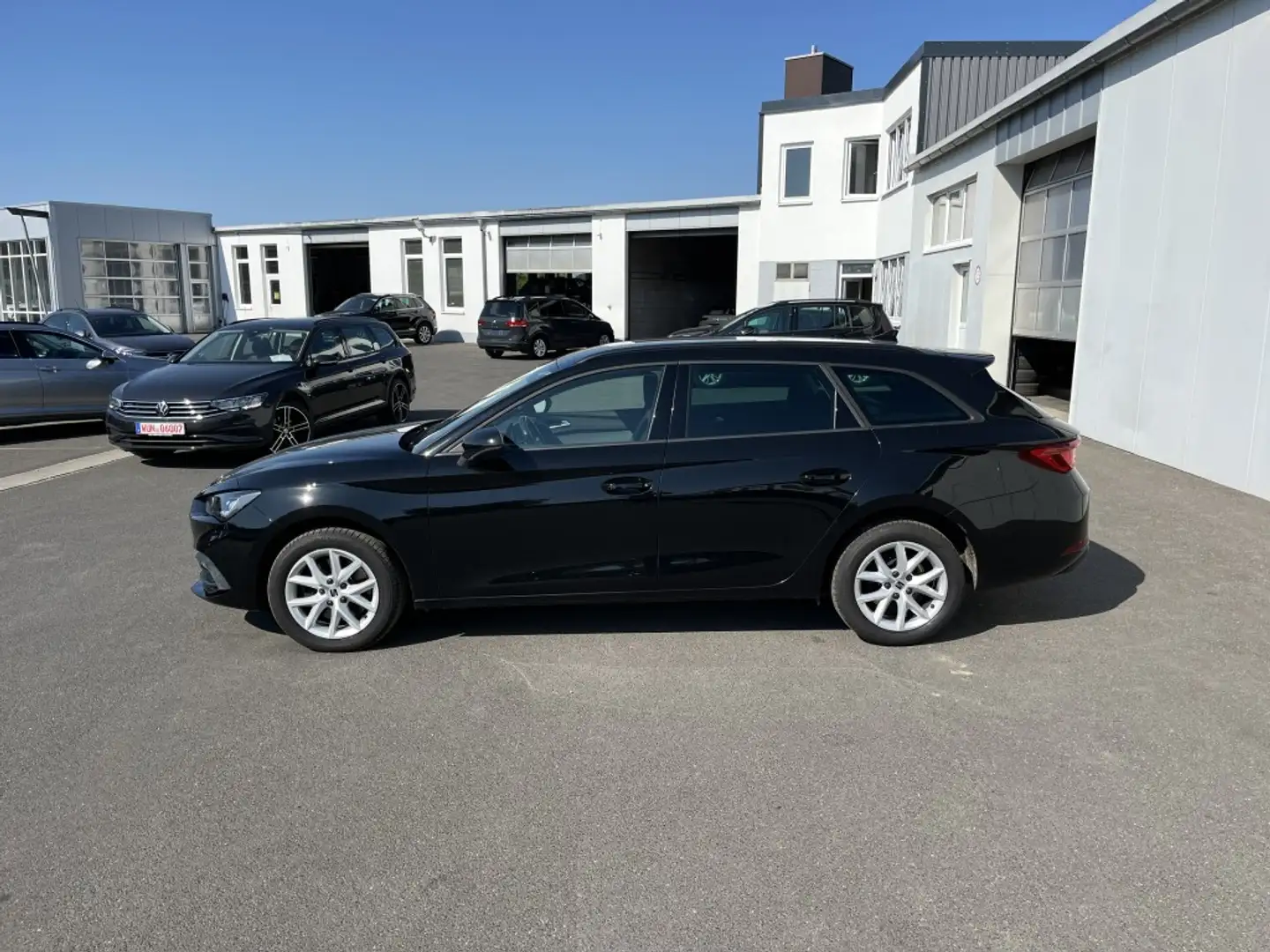 SEAT Leon SP 2.0 TDI Style 94€ m. 20% Anzahlung LED DAB SH crna - 2
