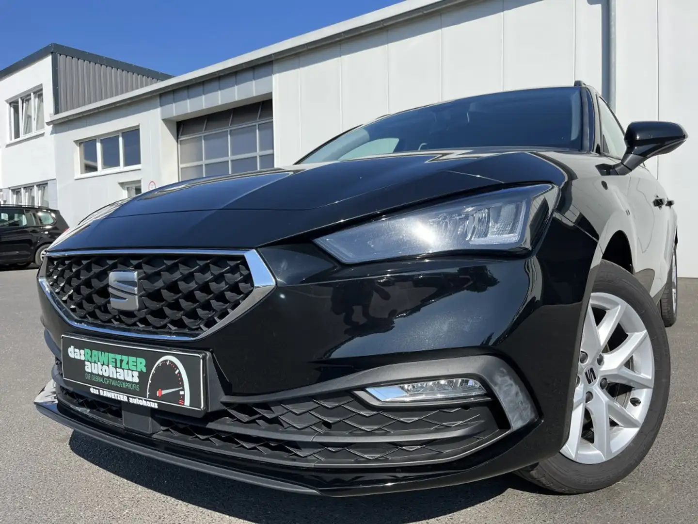 SEAT Leon SP 2.0 TDI Style 94€ m. 20% Anzahlung LED DAB SH crna - 1