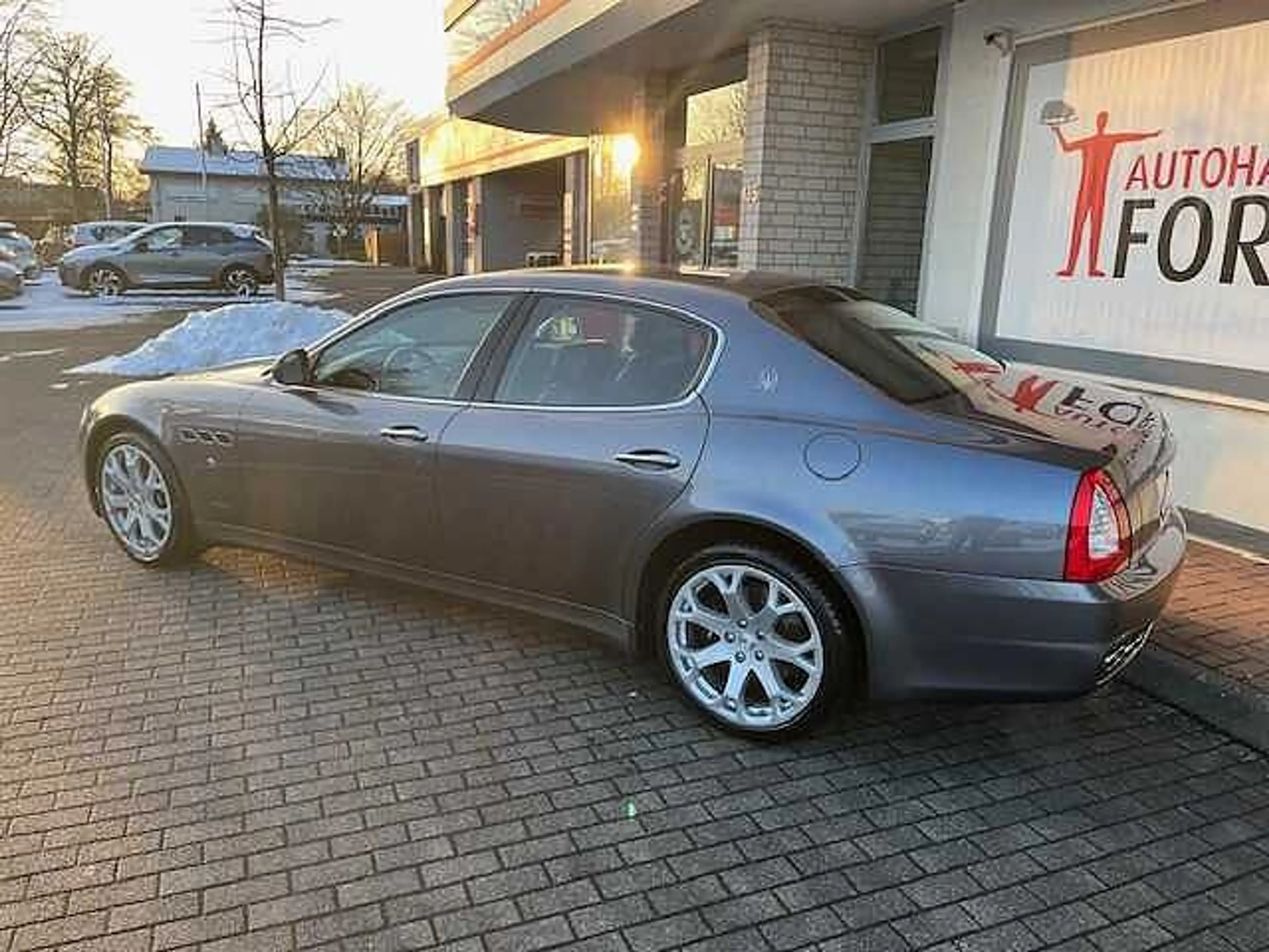 Maserati Quattroporte V Automatik - NAVI, BOSE, SZ, PDC ... - — photo 9