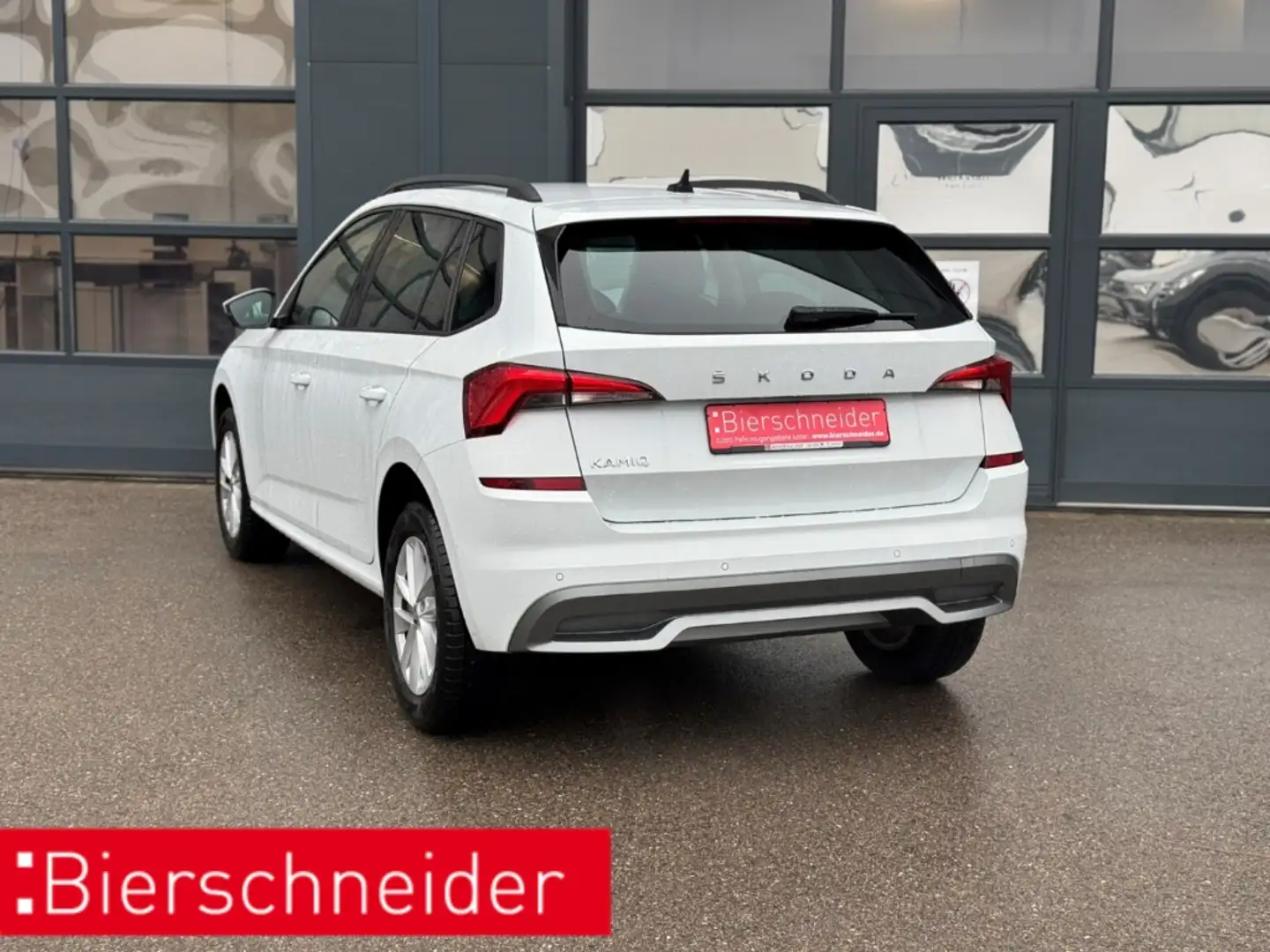 Skoda Kamiq 1.5 TSI Ambition LED PDC SHZ KLIMA BLUETOOTH Weiß - 2