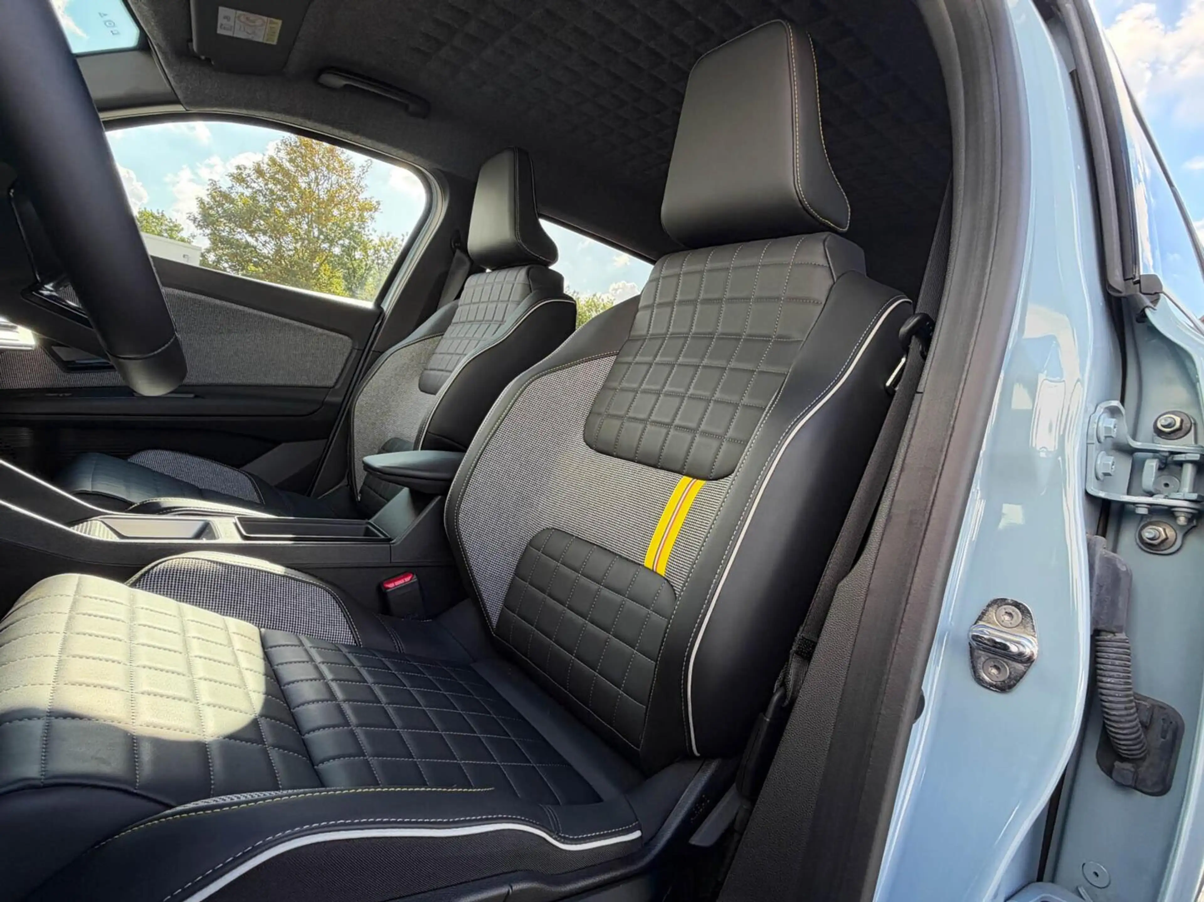 Renault R 4 Comfort Range Iconic 52 kWh | Adaptive cruise | Ha — photo 26