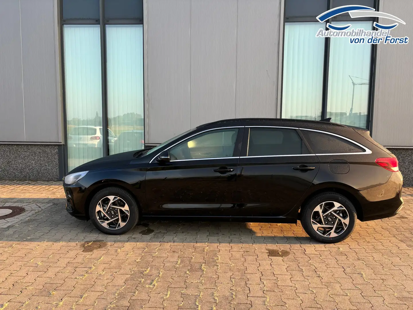 Hyundai i30 "Comfort" LIEFERUNG KOSTENLOS! 1.5i CVVT 96PS, ... - 2