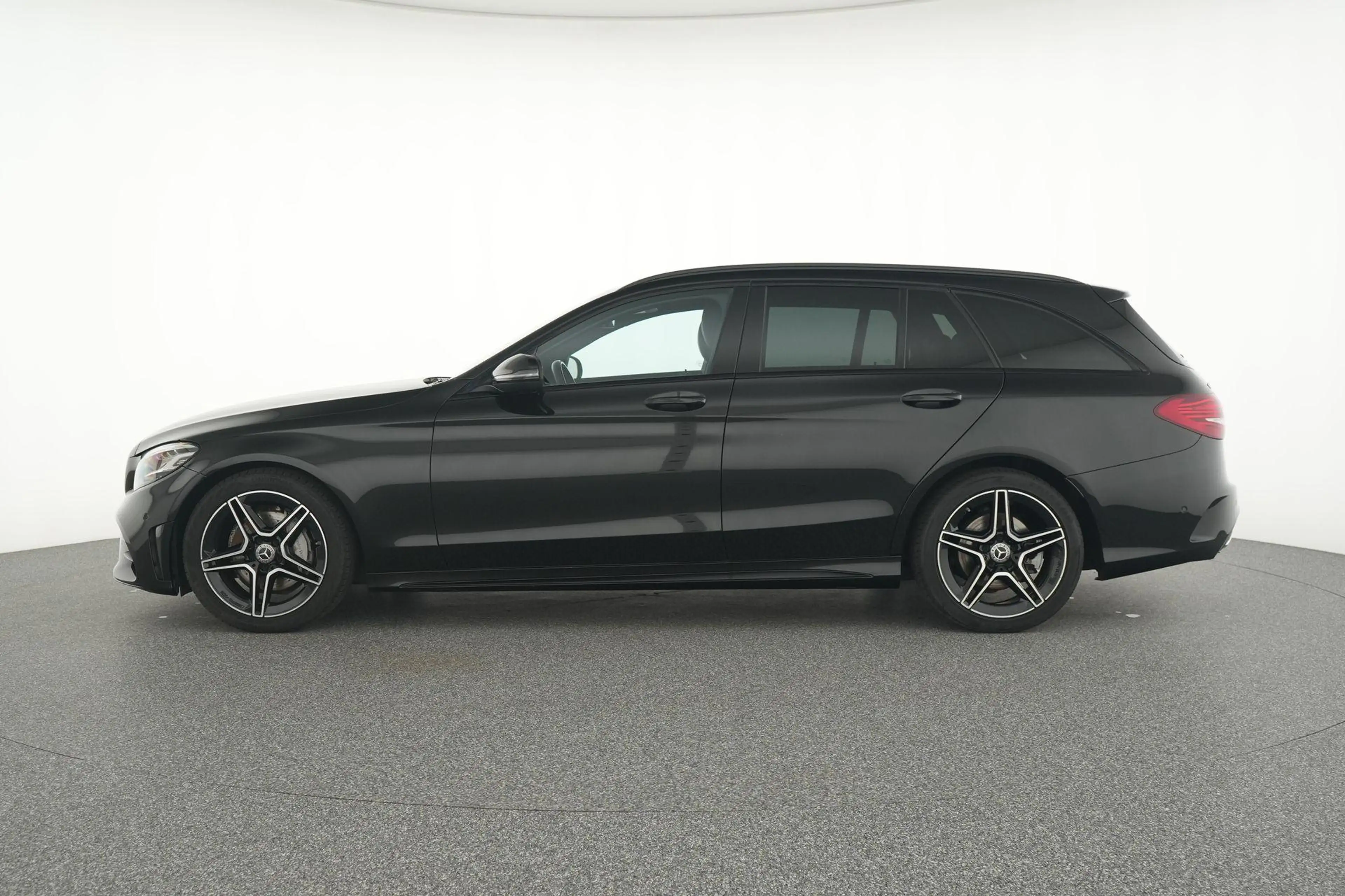 Mercedes-Benz C 180 Break AMG Line — photo 8