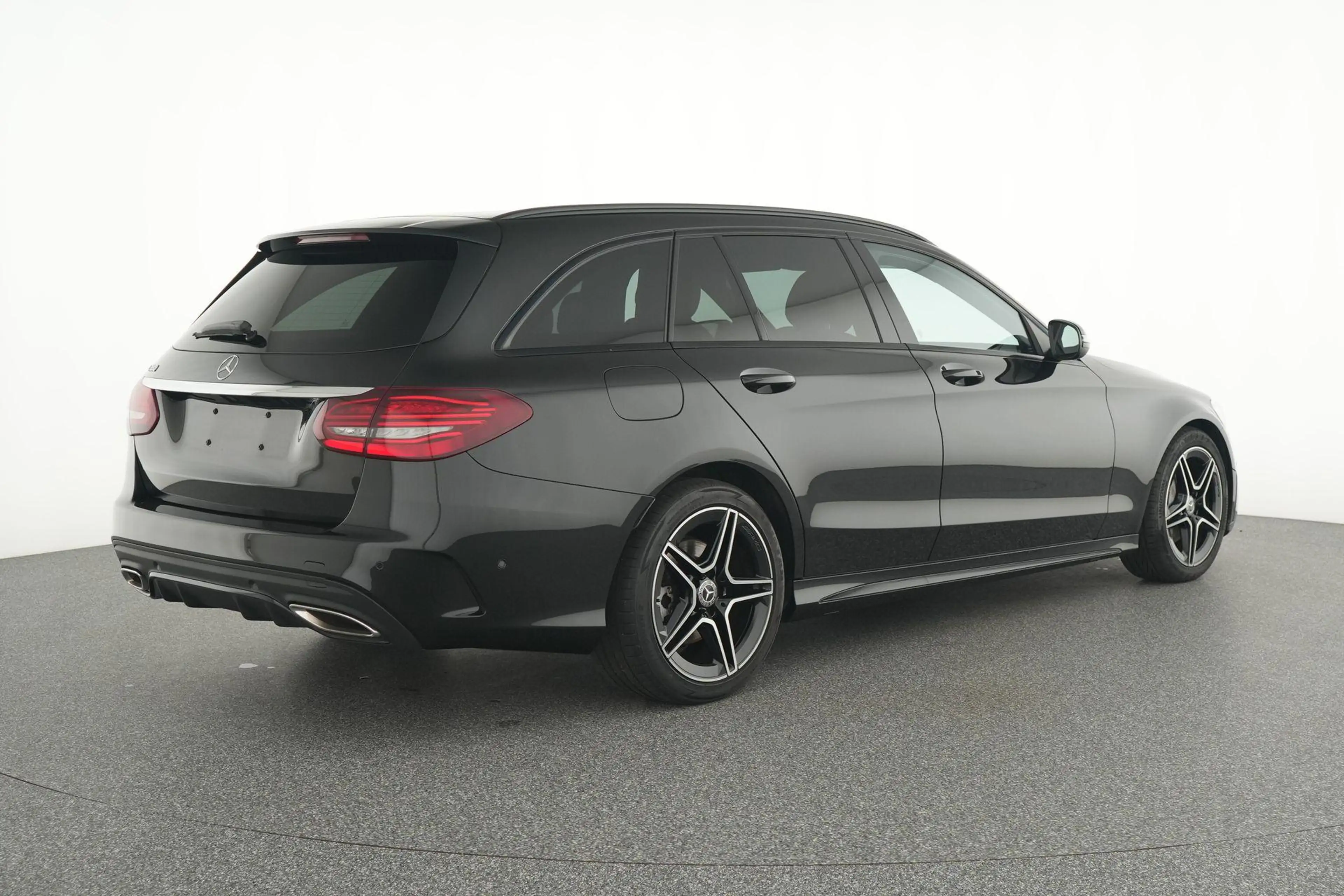 Mercedes-Benz C 180 Break AMG Line — photo 4