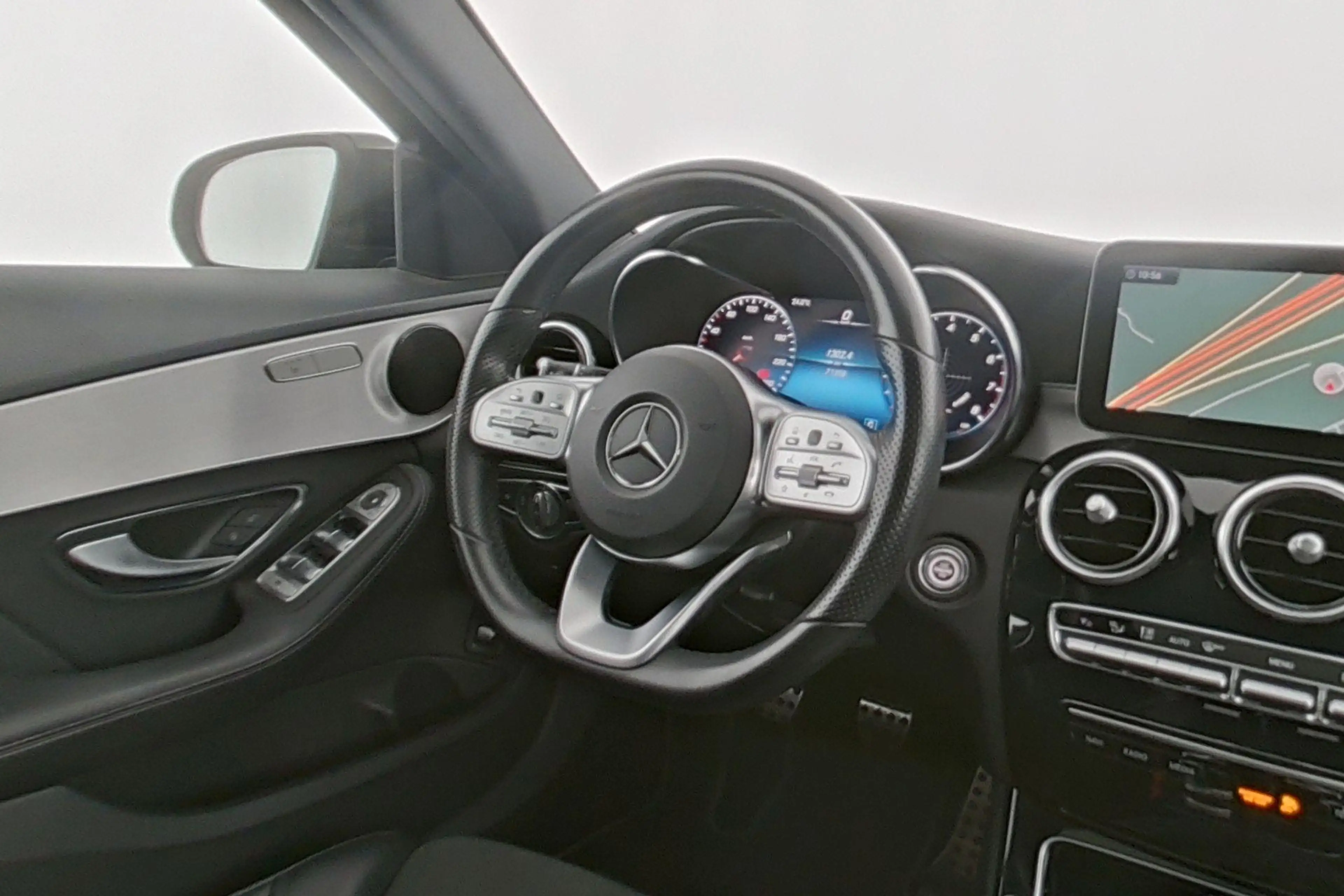 Mercedes-Benz C 180 Break AMG Line — photo 13