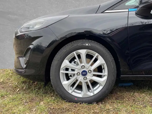 Ford Fiesta view 9