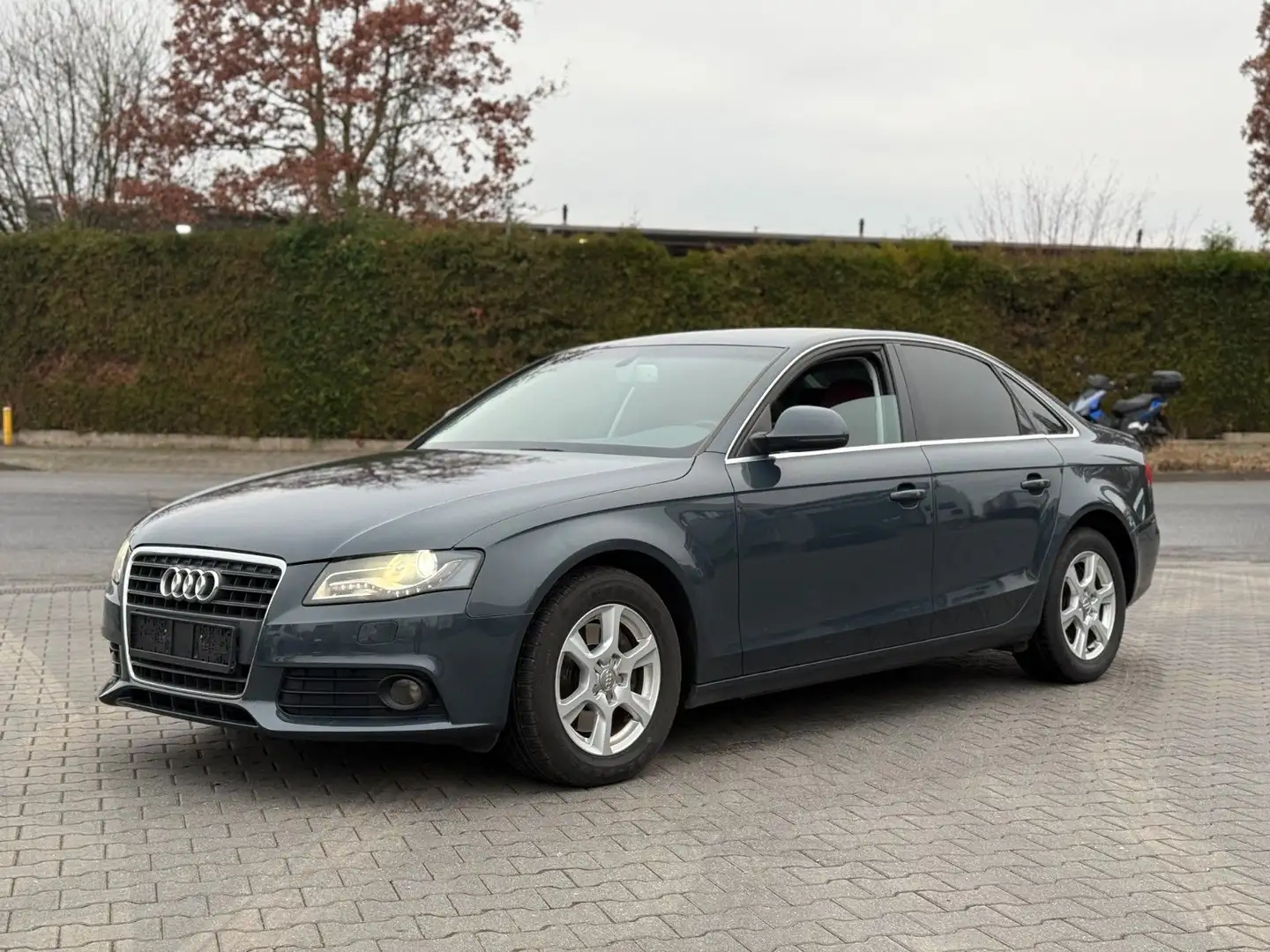 Audi A4 Lim. Ambiente V6 TDI Leder*Navi*Sitzheizung* Grau - 1
