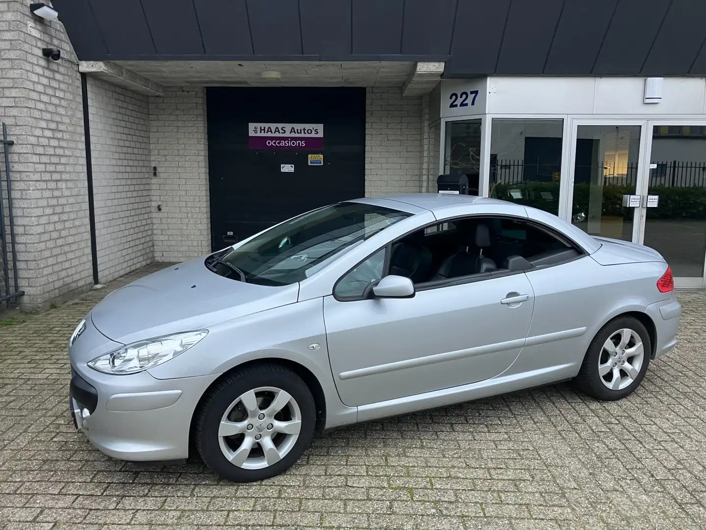 Peugeot 307 CC 2.0-16V / AUTOMAAT / FACELIFT / NL-AUTO / KM ST Grey - 2