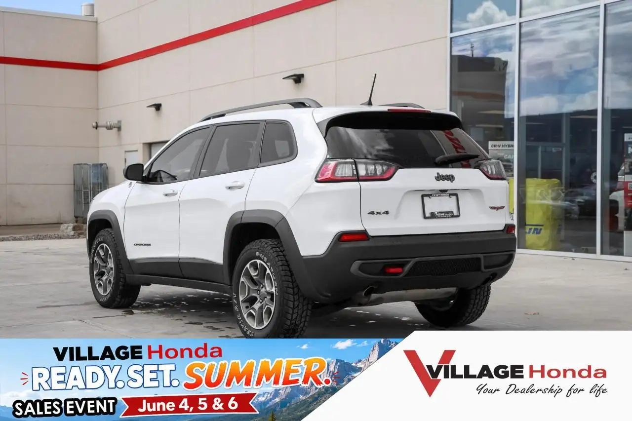 Jeep Cherokee снимка Jeep Cherokee