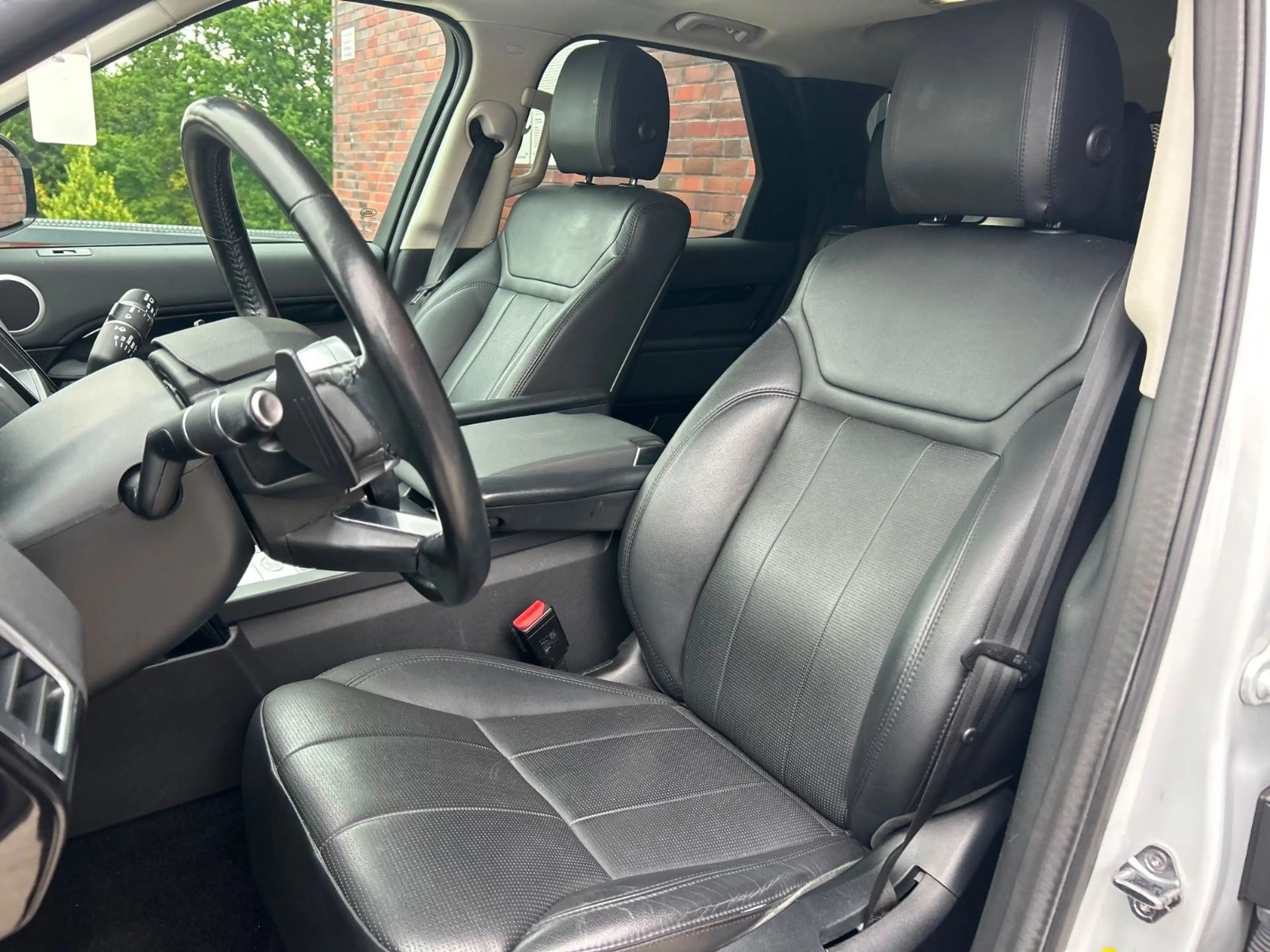 Land Rover Discovery SDV6 AHK 7 Sitze Kamera Spurhalteassis — photo 11