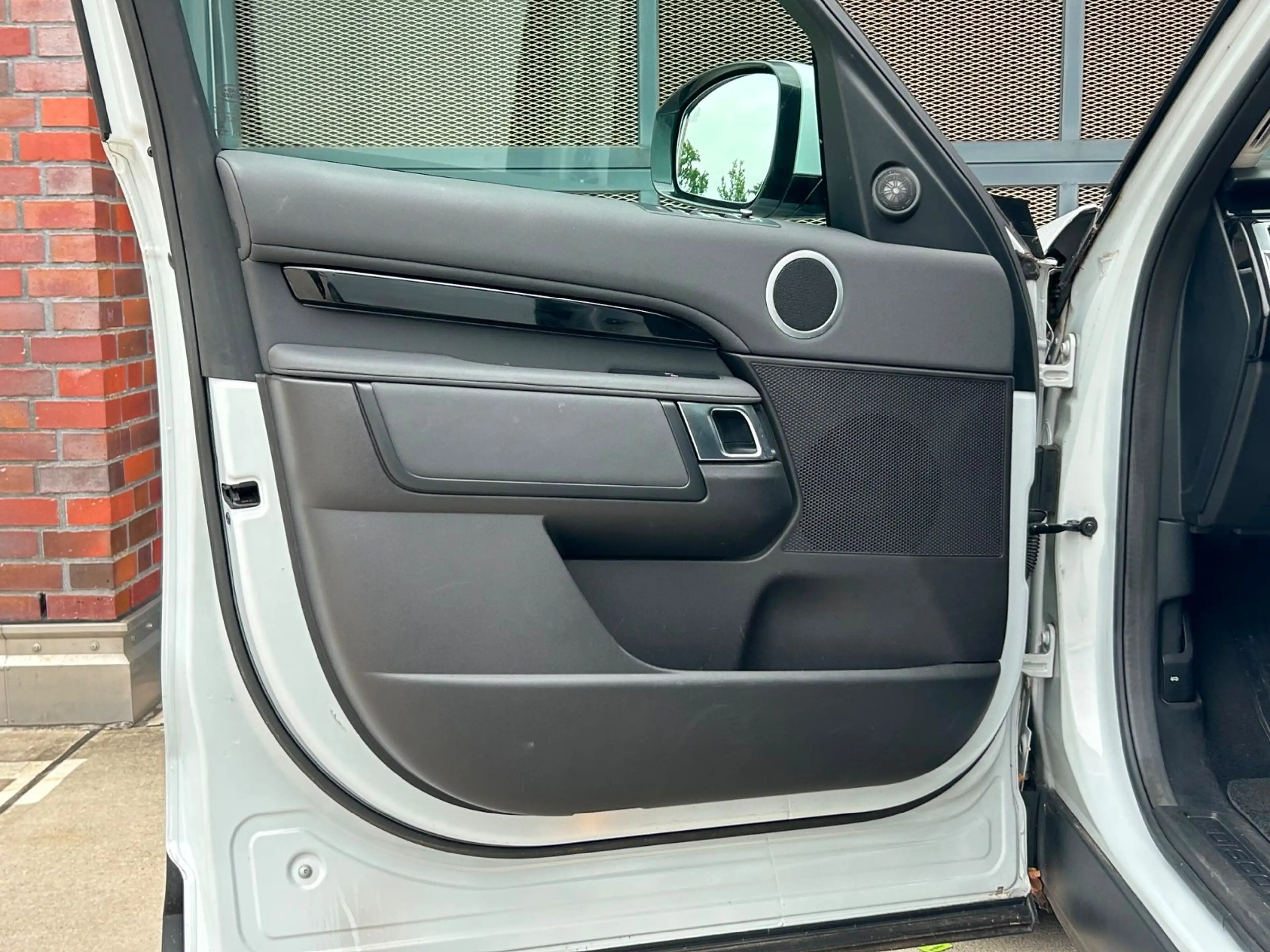 Land Rover Discovery SDV6 AHK 7 Sitze Kamera Spurhalteassis — photo 14