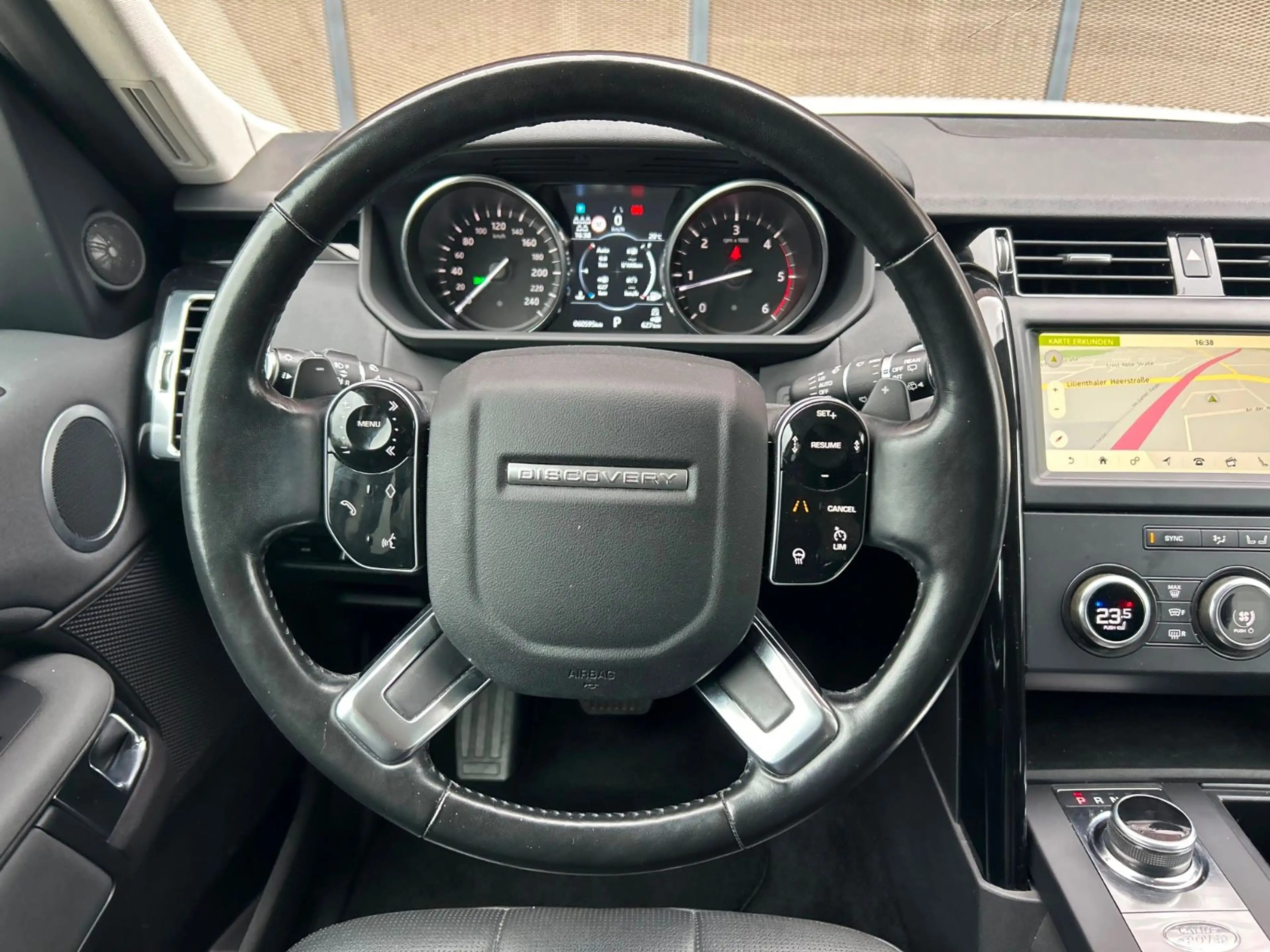 Land Rover Discovery SDV6 AHK 7 Sitze Kamera Spurhalteassis — photo 9