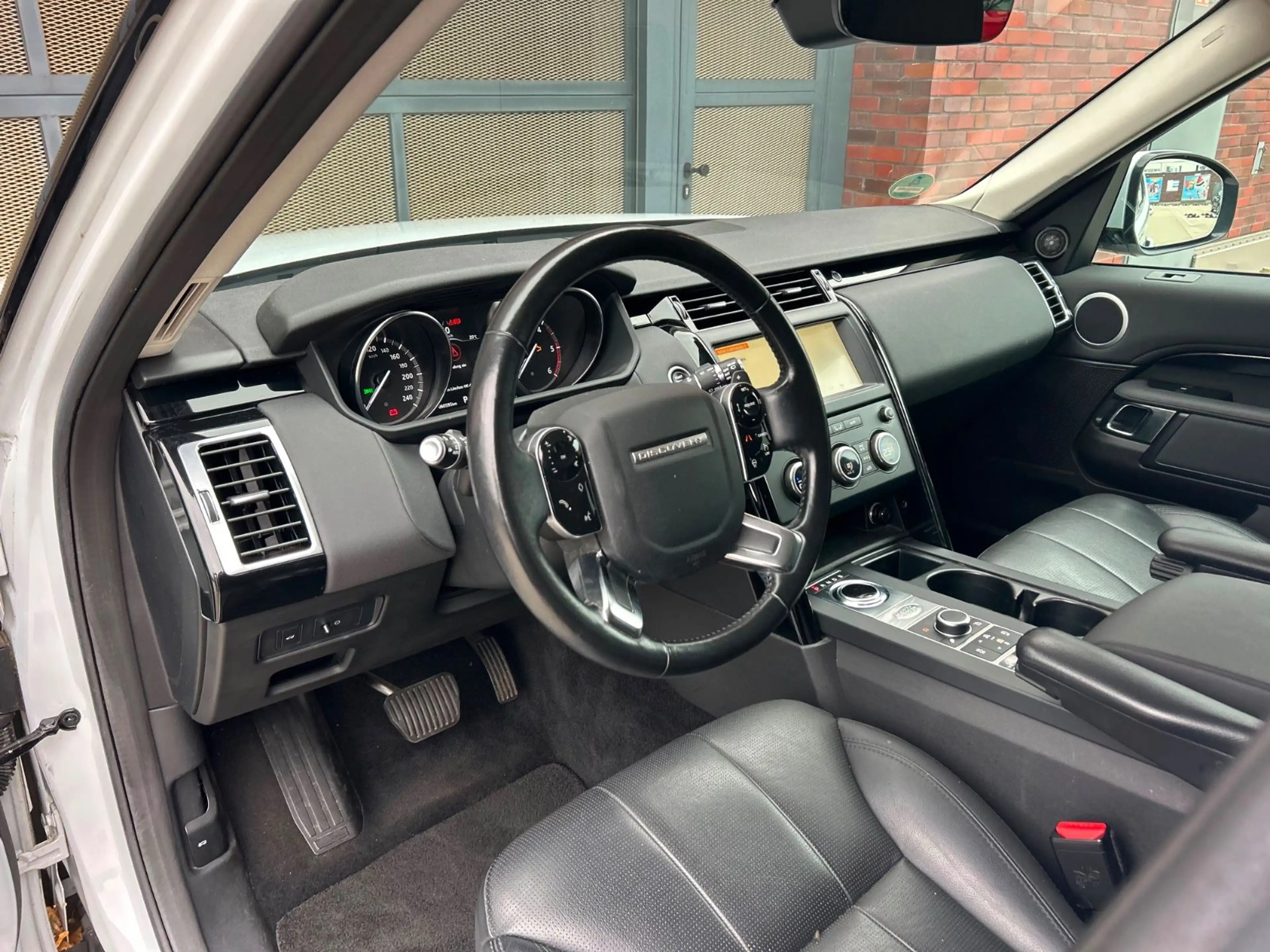 Land Rover Discovery SDV6 AHK 7 Sitze Kamera Spurhalteassis — photo 8