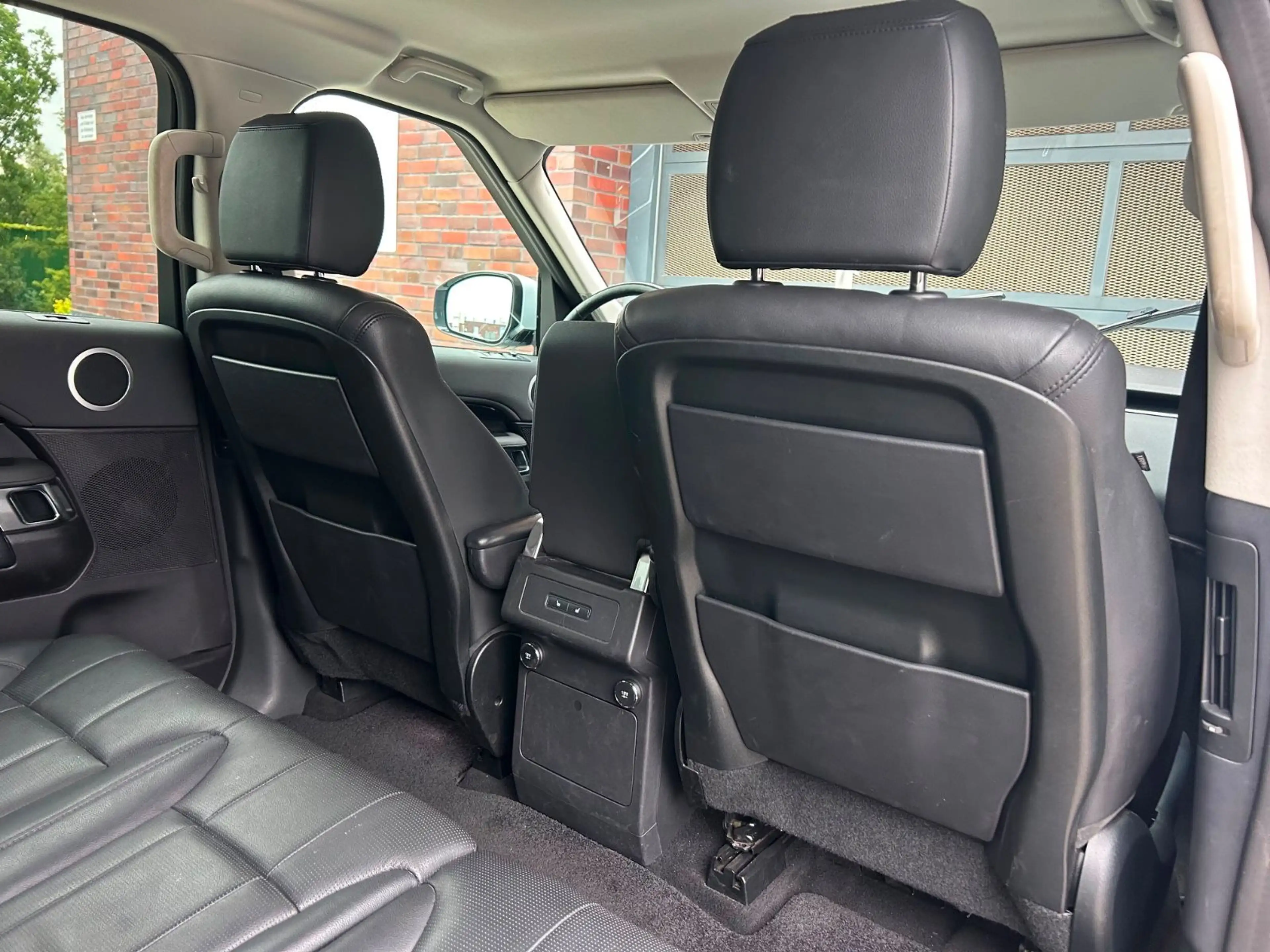 Land Rover Discovery SDV6 AHK 7 Sitze Kamera Spurhalteassis — photo 13