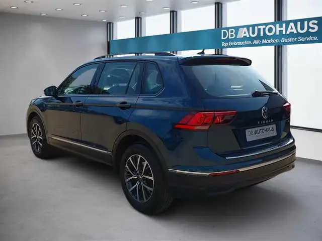 Volkswagen Tiguan view 6